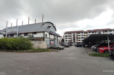 Flat PKNS, Seksyen 24