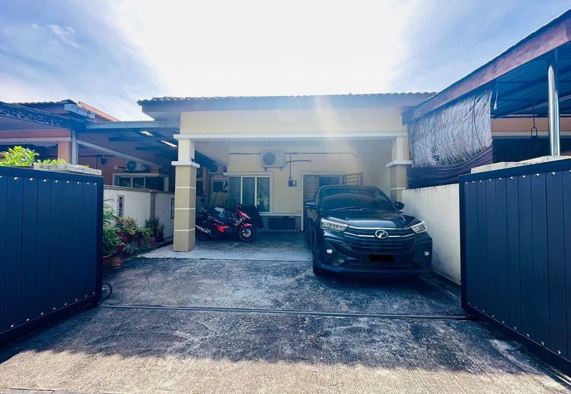 Taman Desa Baiduri Aman