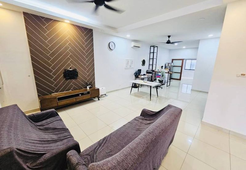 Evira @ Warisan Puteri