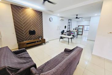 Evira @ Warisan Puteri