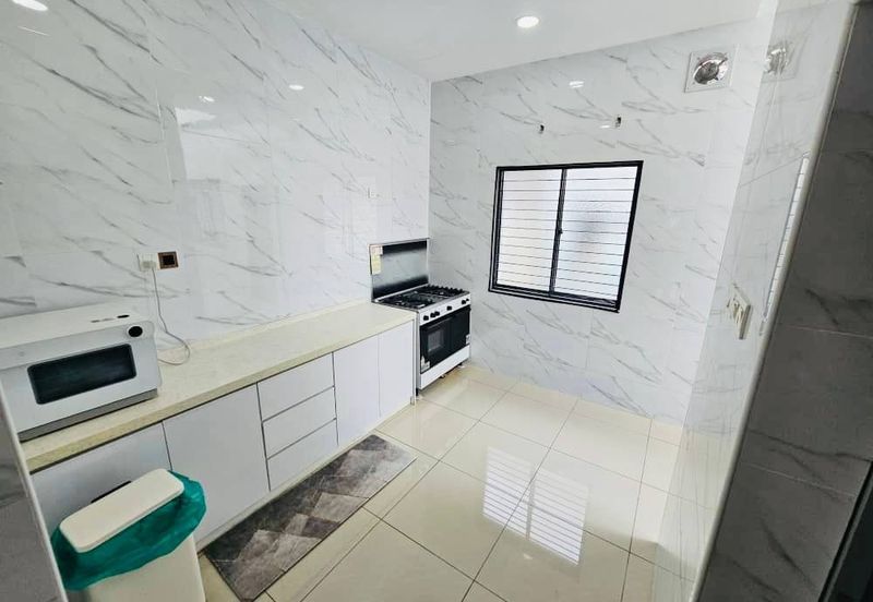 Evira @ Warisan Puteri