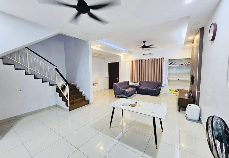 Evira @ Warisan Puteri