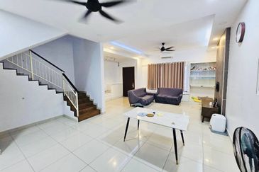 Evira @ Warisan Puteri