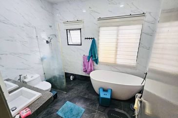 Evira @ Warisan Puteri