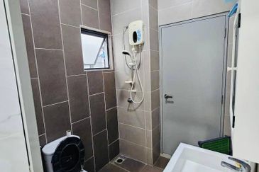 Evira @ Warisan Puteri