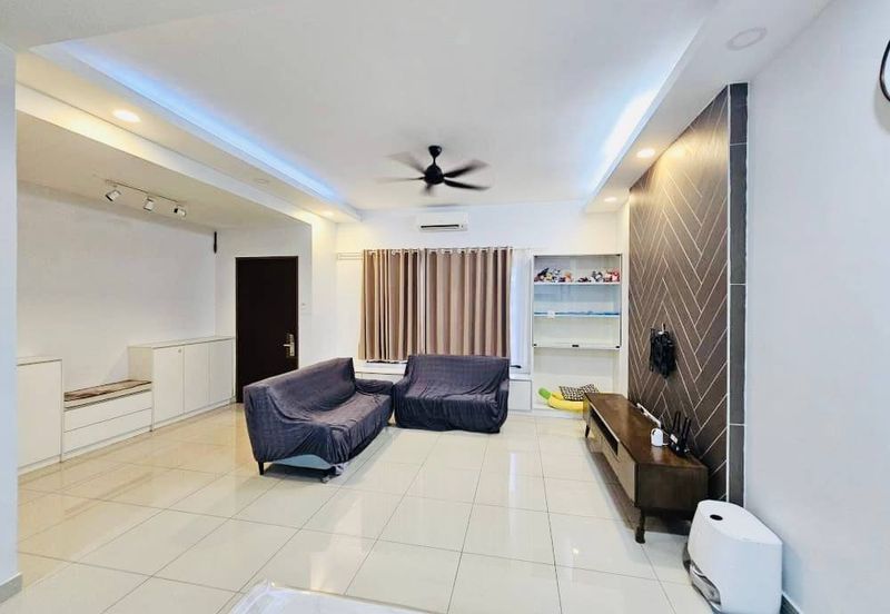 Evira @ Warisan Puteri