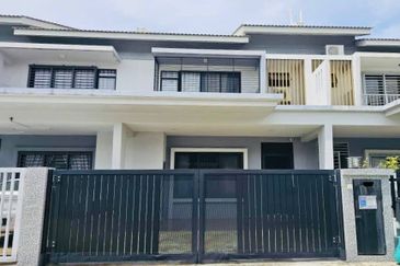 Evira @ Warisan Puteri