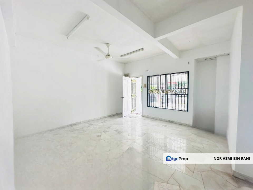 SEREMBAN Taman Pinggiran Senawang Freehold End Lot Double  Storey for Sale at Reduced Price from RM370k to RM340k, Negeri Sembilan, Seremban