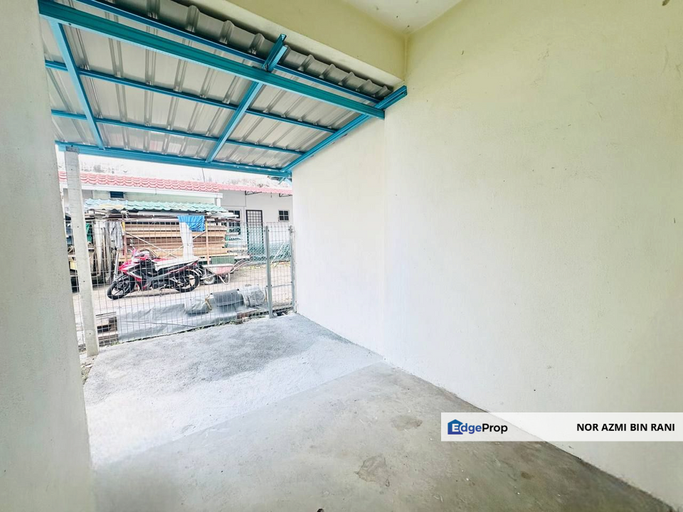 SEREMBAN Taman Pinggiran Senawang Freehold End Lot Double  Storey for Sale at Reduced Price from RM370k to RM340k, Negeri Sembilan, Seremban