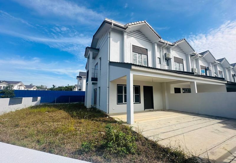 M Senyumia Salak Tinggi *