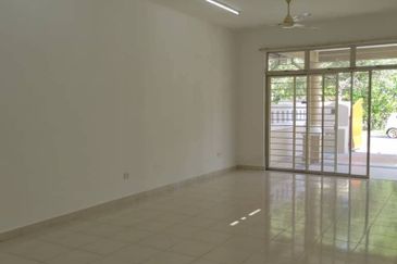 SHAH ALAM Setia Perdana End Lot Freehold Double Storey Terrace for Sale