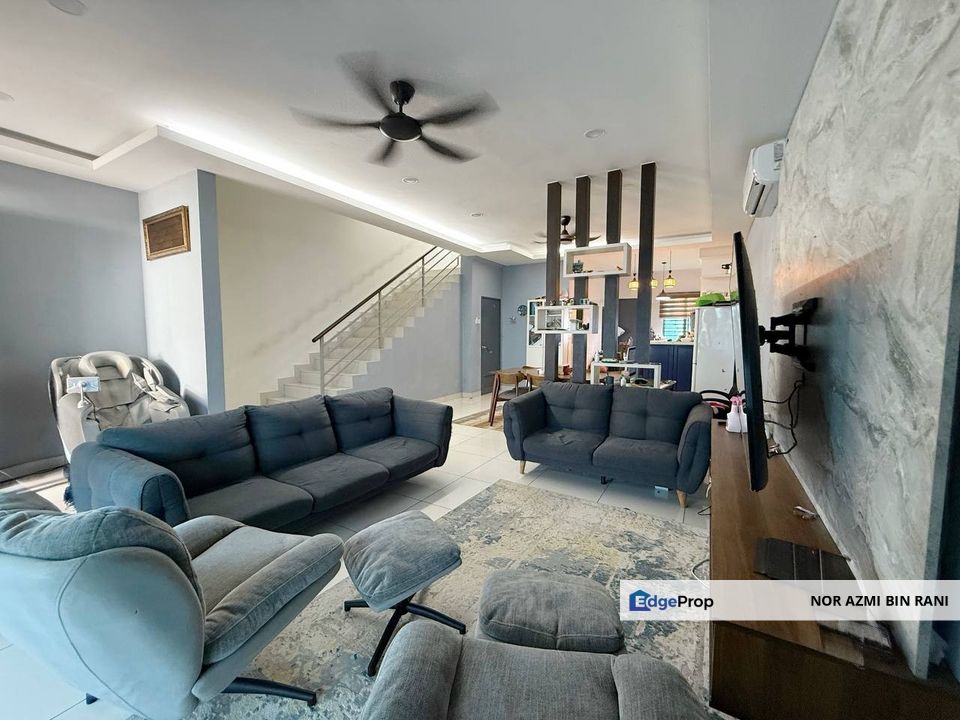 DENGKIL Taman Semarang Indah Partially Furnished Freehold End Lot Double Storey Terrace for Sale, Selangor, Dengkil