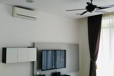 Summerglades, Perdana Lakeview West