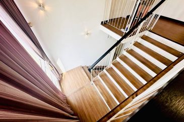 Summerglades, Perdana Lakeview West