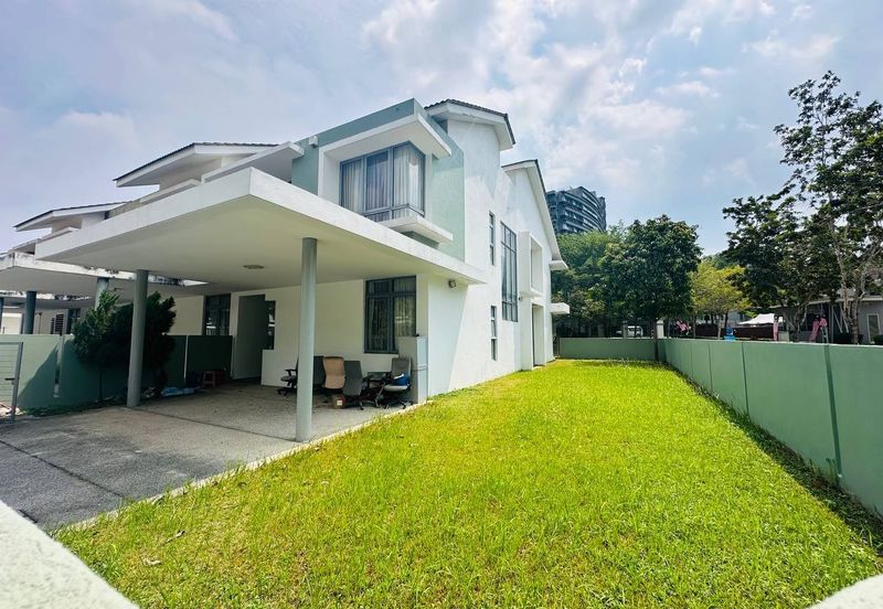 Summerglades, Perdana Lakeview West