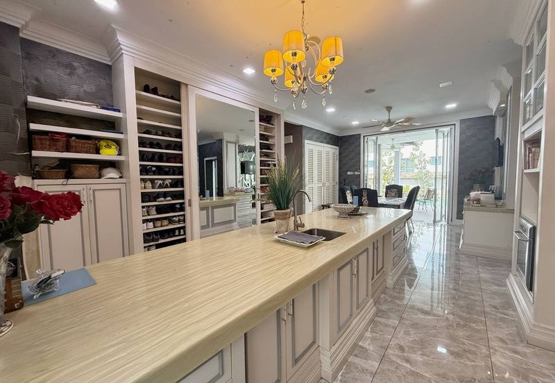 Seksyen 8, Kota Damansara