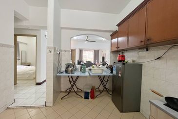 BUKIT JALIL Fully Furnished Freehold Vista Komanwel Condominium for Sale 