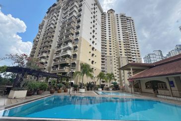 BUKIT JALIL Fully Furnished Freehold Vista Komanwel Condominium for Sale 