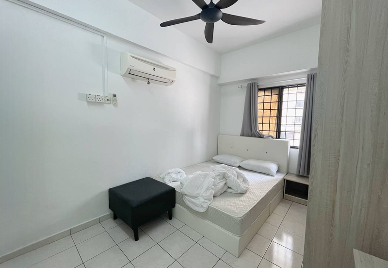 BUKIT JALIL Fully Furnished Freehold Vista Komanwel Condominium for Sale 