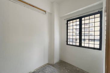 BUKIT JALIL Fully Furnished Freehold Vista Komanwel Condominium for Sale 