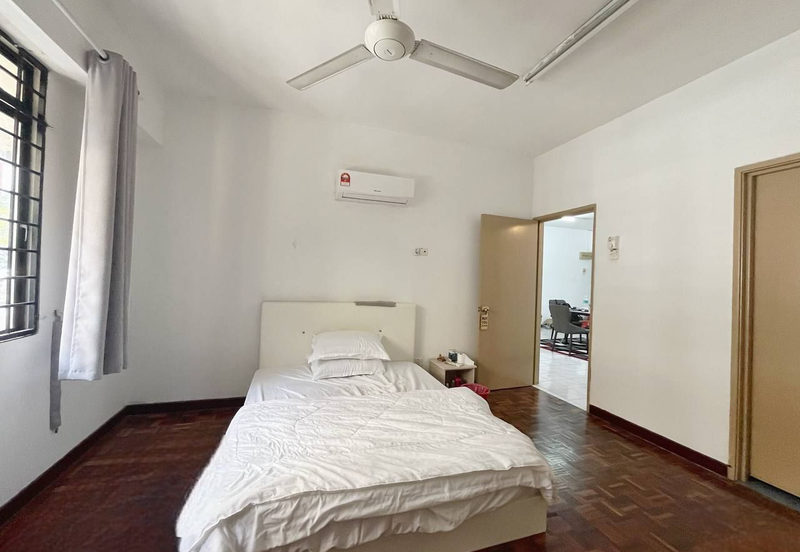 BUKIT JALIL Fully Furnished Freehold Vista Komanwel Condominium for Sale 