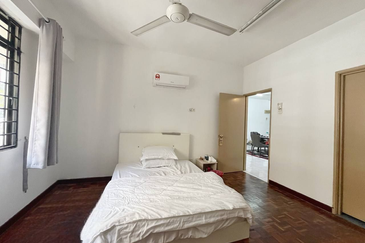 BUKIT JALIL Fully Furnished Freehold Vista Komanwel Condominium for Sale 