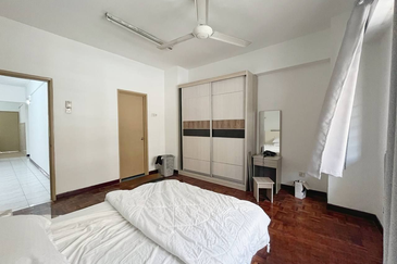 BUKIT JALIL Fully Furnished Freehold Vista Komanwel Condominium for Sale 