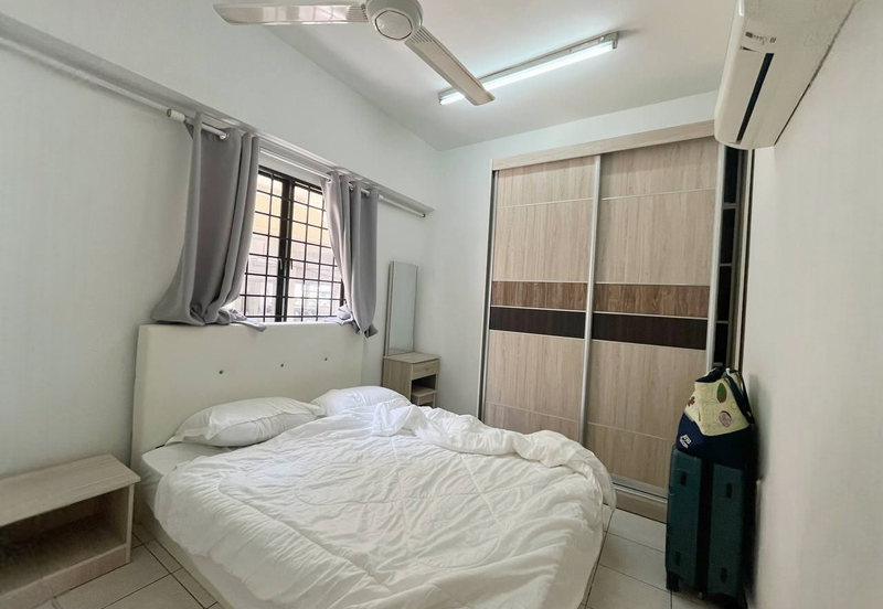 BUKIT JALIL Fully Furnished Freehold Vista Komanwel Condominium for Sale 