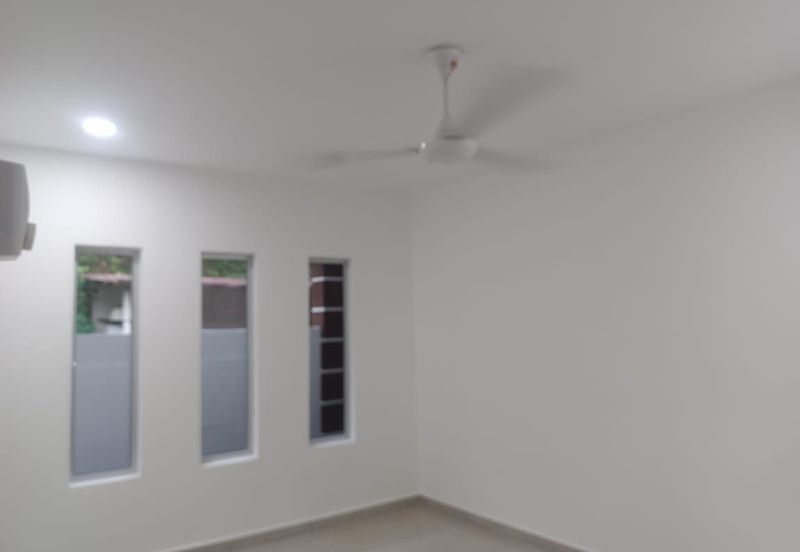 Rumah Rakyat Selaru, Johol