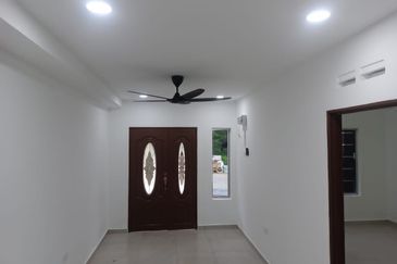 Rumah Rakyat Selaru, Johol