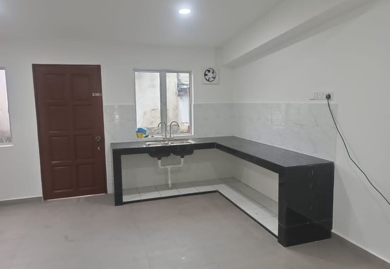 Rumah Rakyat Selaru, Johol