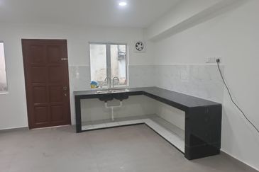 Rumah Rakyat Selaru, Johol