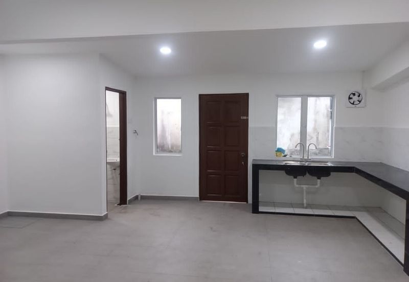 Rumah Rakyat Selaru, Johol