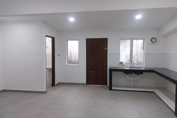 Rumah Rakyat Selaru, Johol