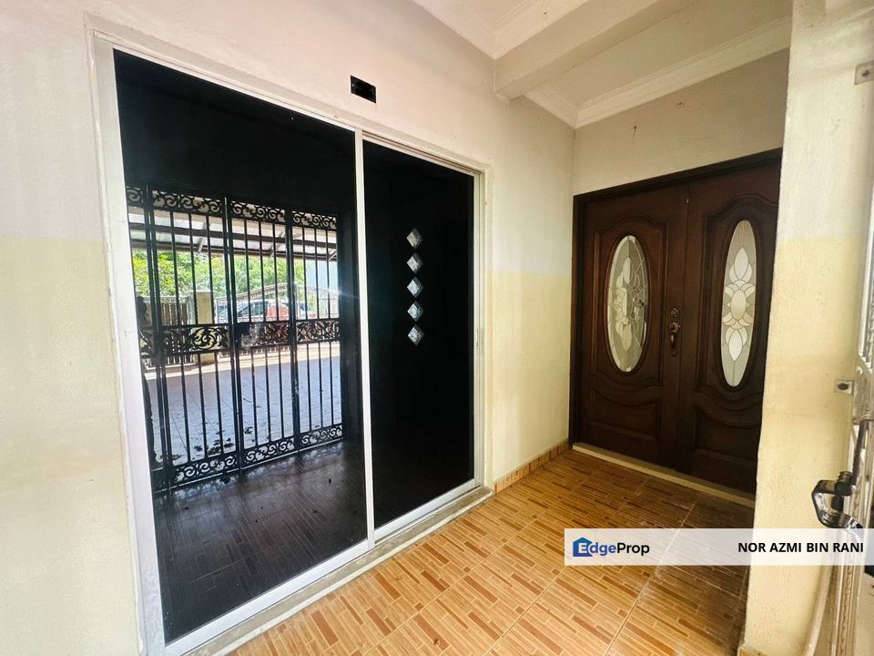 BANDAR BARU BANGI Seksyen 7 Facing Open Partially Furnished Double Storey Terrace for Sale , Selangor, Bangi