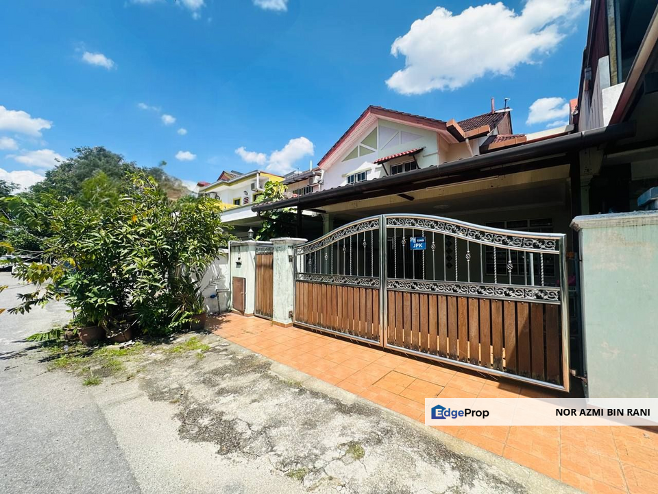 BANDAR BARU BANGI Seksyen 7 Facing Open Partially Furnished Double Storey Terrace for Sale , Selangor, Bangi