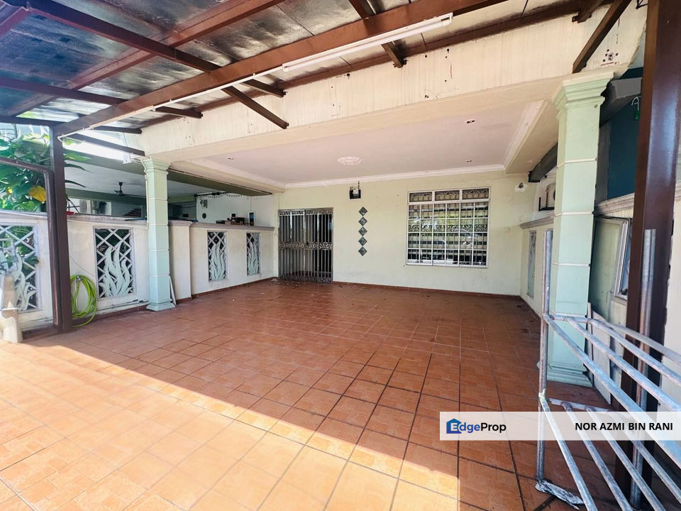 BANDAR BARU BANGI Seksyen 7 Facing Open Partially Furnished Double Storey Terrace for Sale , Selangor, Bangi