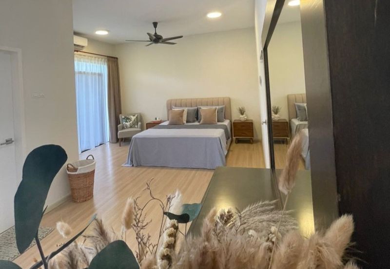 Crescent Park Townvilla