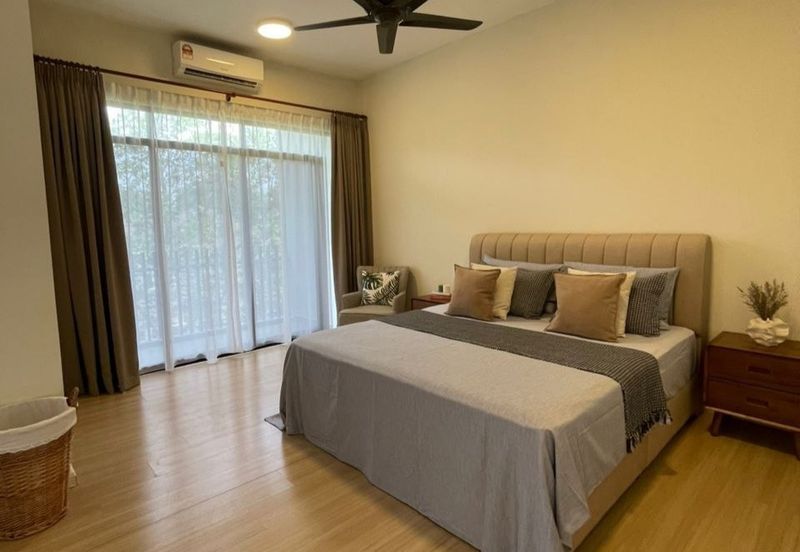 Crescent Park Townvilla