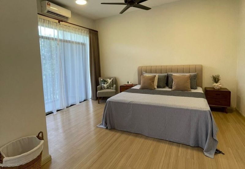 Crescent Park Townvilla