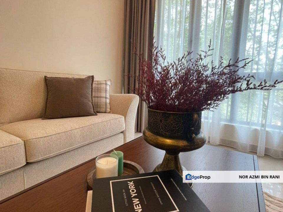 BANGI Bandar Bukit Mahkota Fully Furnished Freehold 1½ Storey Townhouse Crescent Park for Sale , Selangor, Bangi