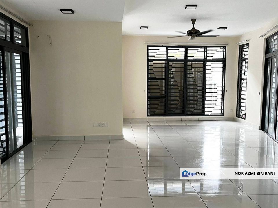 SHAH ALAM Seksyen U1 Laman Glenmarie Freehold Renovated 3 Storey Link House for Sale , Selangor, Glenmarie