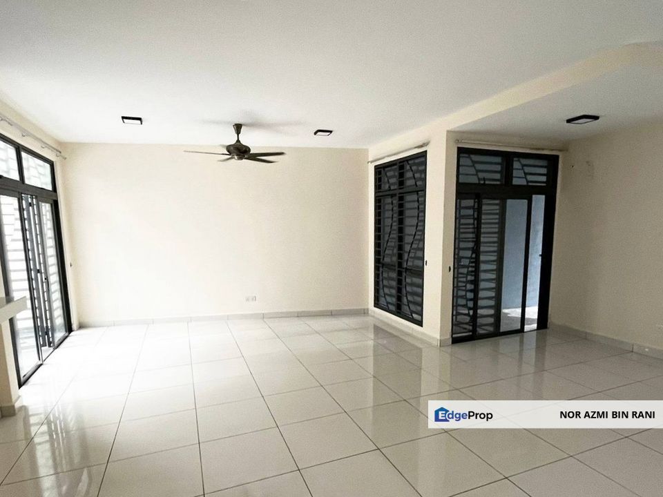 SHAH ALAM Seksyen U1 Laman Glenmarie Freehold Renovated 3 Storey Link House for Sale , Selangor, Glenmarie