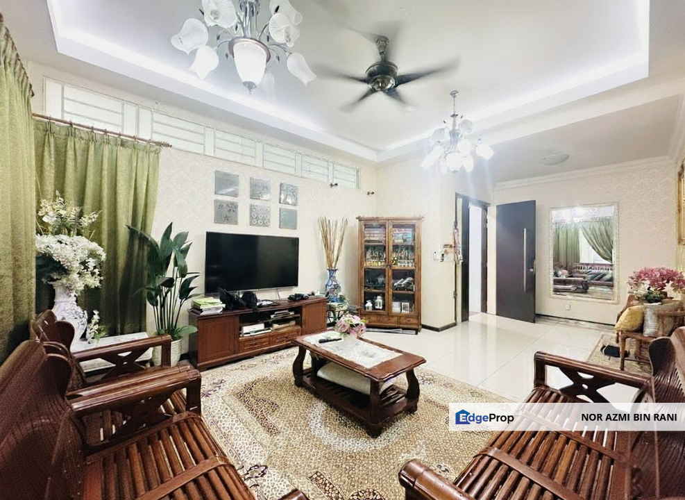 KAJANG Taman Tropika 2 Freehold Renovated & Partly Furnished 3-Storey Semi-D for Sale, Selangor, Kajang