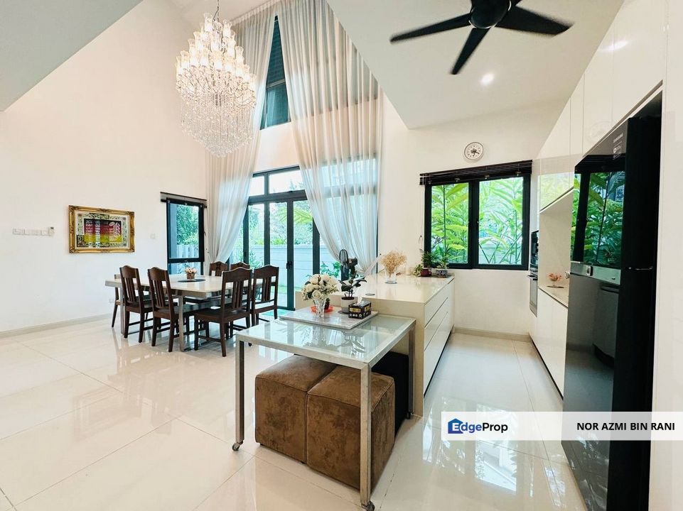 𝗖𝗬𝗕𝗘𝗥𝗝𝗔𝗬𝗔 𝗙𝘂𝗹𝗹𝘆 𝗥𝗲𝗻𝗼𝘃𝗮𝘁𝗲𝗱 & 𝗙𝘂𝗿𝗻𝗶𝘀𝗵𝗲𝗱 𝗙𝗿𝗲𝗲𝗵𝗼𝗹𝗱 𝟯 𝗦𝘁𝗼𝗿𝗲𝘆 𝗦𝗲𝗷𝗮𝘁𝗶 𝗟𝗮𝗸𝗲𝘀𝗶𝗱𝗲 𝗕𝘂𝗻𝗴𝗮𝗹𝗼𝘄, Selangor, Cyberjaya