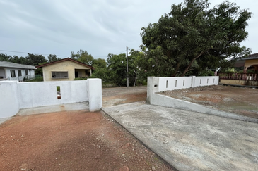 NEGERI SEMBILAN Port Dickson Kampung Sirusa Fully Renovated & Refurbished Freehold Single Storey Bungalow for Sale