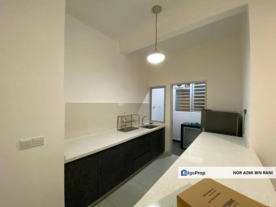 BANGI Partly Furnished Freehold Savanna Executive Suite @ Southville City for Sale , Selangor, Bangi