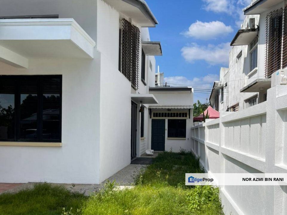 NEGERI SEMBILAN Bandar Baru Enstek Renovated Freehold EndLot Double Storey Terrace for Sale , Negeri Sembilan, Seremban