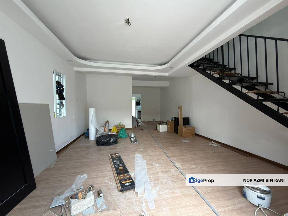 SEMENYIH Taman Sri Tanjung Newly Renovated End Lot Double Storey Terrace for Sale , Selangor, Semenyih
