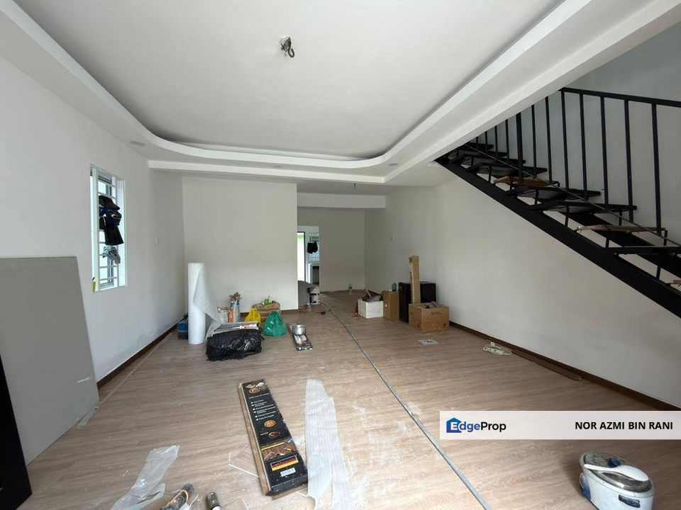 SEMENYIH Taman Sri Tanjung Newly Renovated End Lot Double Storey Terrace for Sale , Selangor, Semenyih